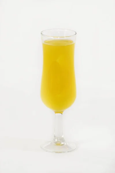 Eine Vertikale Aufnahme Eines Glases Orangensaft Isoliert Auf Weißem Hintergrund — Stockfoto