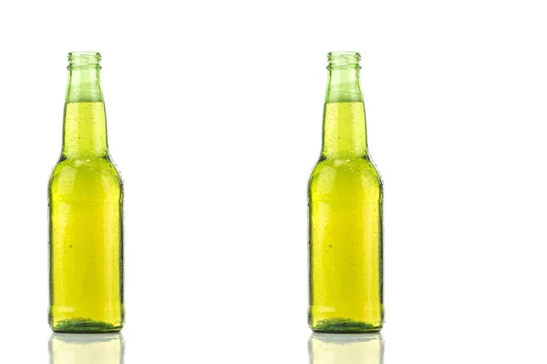 Duas Garrafas Vidro Com Bebidas Isoladas Fundo Branco — Fotografia de Stock