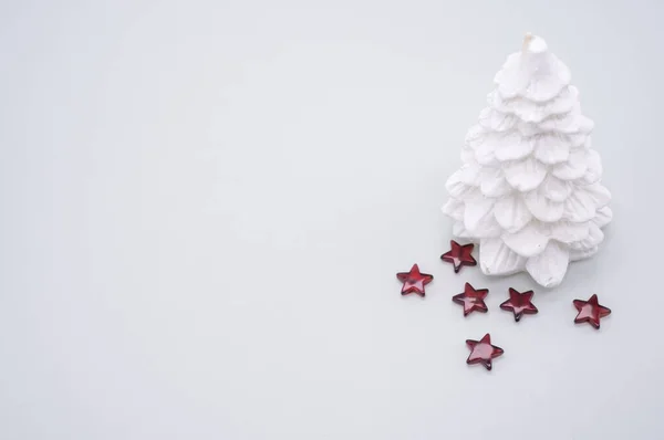 Eine Nahaufnahme Von Einem Künstlichen Baum Auf Einer Weißen Oberfläche — Stockfoto