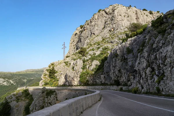 Ένα Πλάνο Ενός Ελικοειδούς Ορεινού Δρόμου Στην Κροατία — Φωτογραφία Αρχείου