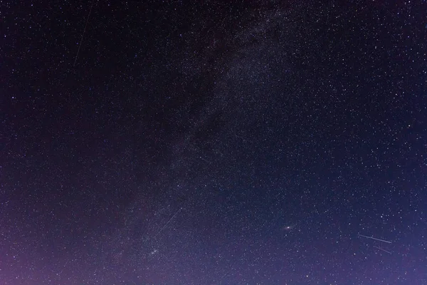 Sebuah Sudut Rendah Ditembak Dari Cakrawala Stary Malam Hari — Stok Foto