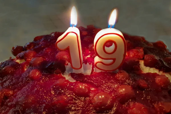 Bir Pastanın Üzerinde Yanan Dokuz Numaralı Doğum Günü Mumunun Yakın — Stok fotoğraf