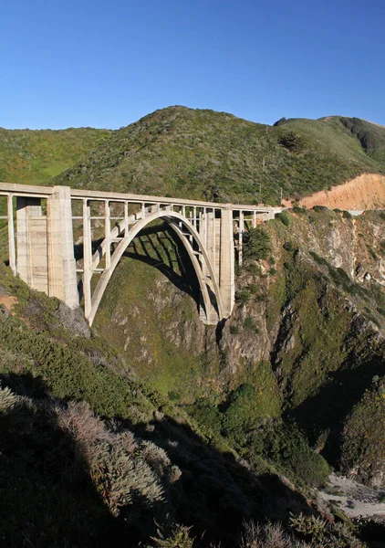 Μια Πανοραμική Φωτογραφία Της Γέφυρας Μπίξμπι Κρικ Στην Καλιφόρνια Καθαρό — Φωτογραφία Αρχείου