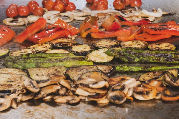 Uma Vista Diferentes Vegetais Assar Uma Grade Espanhola Estilo Vida — Fotografia de Stock