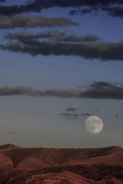 Uma Foto Incrível Uma Paisagem Montanha Durante Nascer Sol Com — Fotografia de Stock