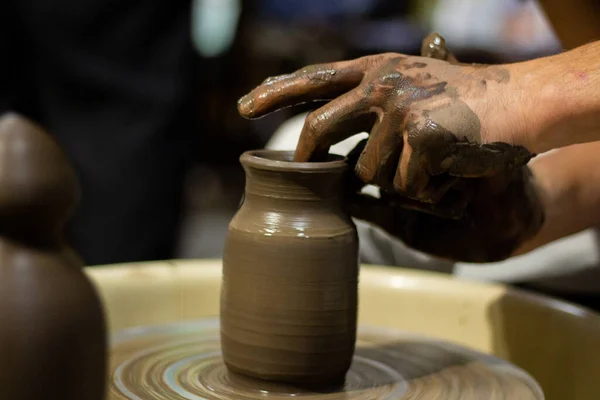 陶器のプロセスのショット — ストック写真