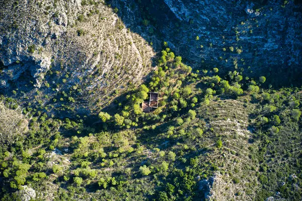 Ein Atemberaubender Blick Auf Eine Bergige Landschaft Mit Schönem Grün — Stockfoto