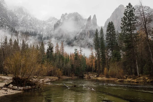 Der Faszinierende Blick Auf Die Natur Des Yosemite Nationalparks — Stockfoto