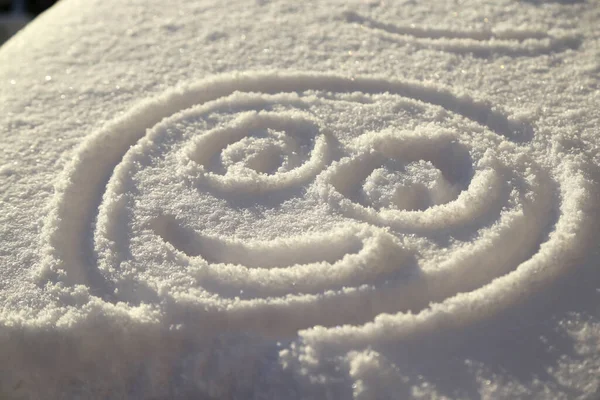 Усміхнене Обличчя Намальоване Снігу — стокове фото