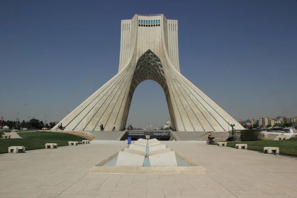 Panoráma Felvétel Híres Azadi Torony Teherán Iránban Azadi Torony Teherán — Stock Fotó