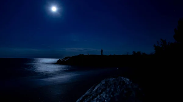 Красиві Пейзажі Місяця Відображають Мирне Море — стокове фото