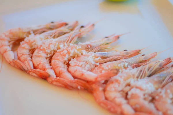 새우와 맛있고 맛있는 해산물 요리를 — 스톡 사진