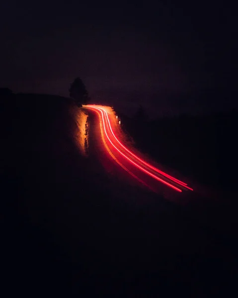 Ein Langzeitbelichtungsfoto Der Autoscheinwerfer — Stockfoto