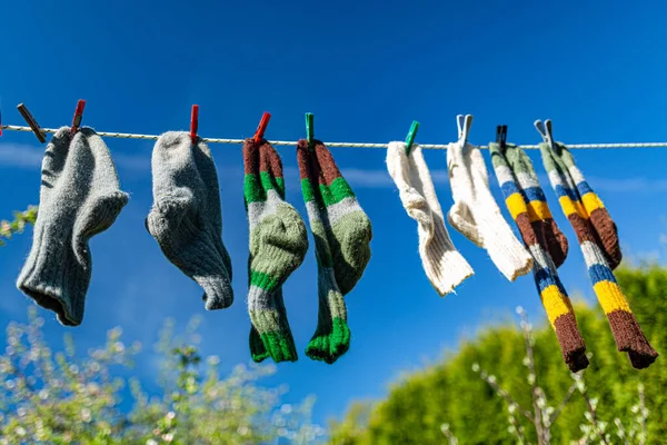 Natte Sokken Hangend Aan Het Touw — Stockfoto