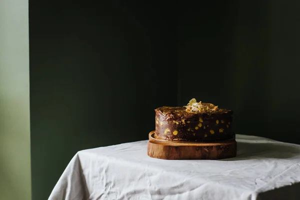 Rustic Homemade Chocolate Cake Wooden Disc — Stock Photo, Image