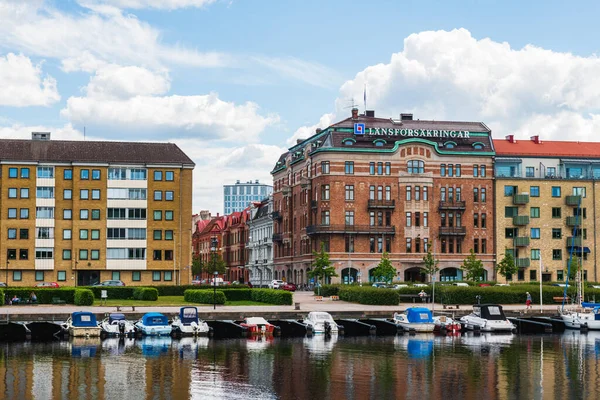 Хальмстад Швеция Июня 2020 Года Здания Перед Спокойной Водой Хальмстаде — стоковое фото