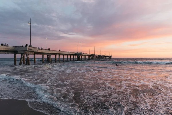 Vacker Utsikt Över Brygga Vid Stranden Kalifornien Solnedgången — Stockfoto