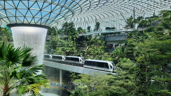 Singap Singapur Enero 2020 Los Trenes Del Cielo Pasan Por — Foto de Stock