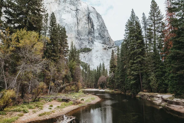 Sonbaharda Yosemite Ulusal Parkı — Stok fotoğraf