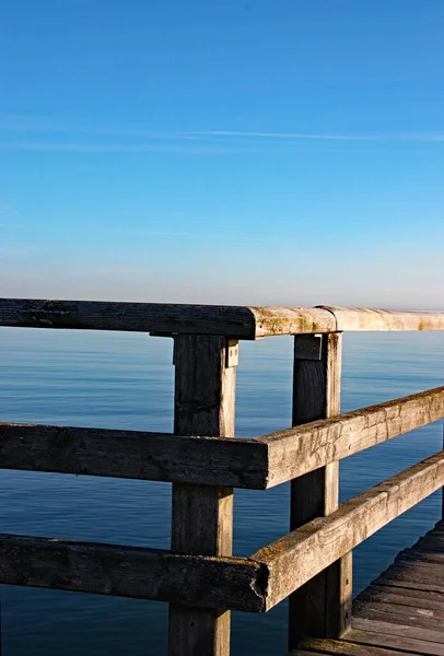 Plan Vertical Rampe Bois Jetée Dans Une Mer — Photo