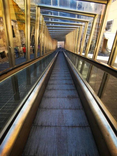 Eine Vertikale Aufnahme Einer Rolltreppe — Stockfoto