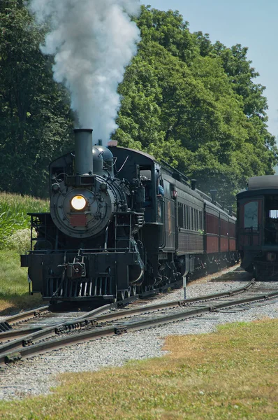 煙と列車の垂直ショット — ストック写真