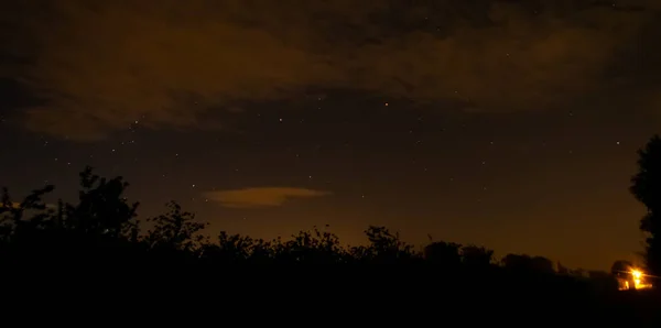 Les Beaux Nuages Pelucheux Nuit Idéal Pour Les Fonds Écran — Photo