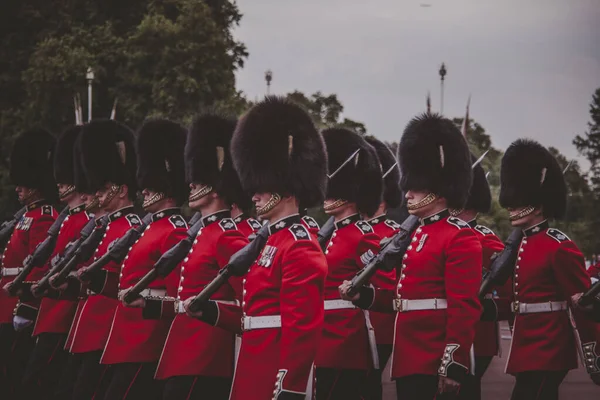 英国伦敦 2015年6月6日 在Buckingham宫更换卫兵队伍 — 图库照片