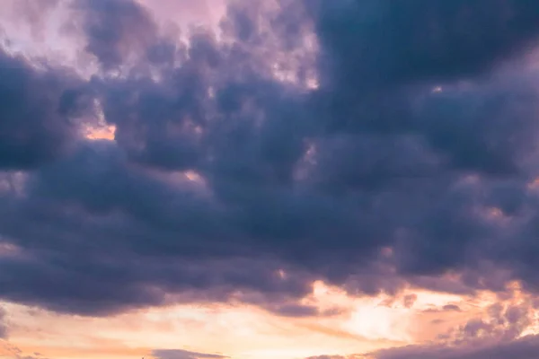 Gün Batımında Renkli Bulutların Yakın Plan Çekimi — Stok fotoğraf