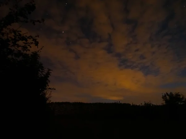 Mooie Pluizige Wolken Nachts Geweldig Voor Wallpapers — Stockfoto