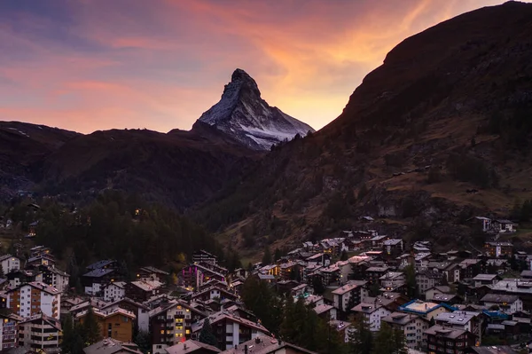 Belo Tiro Matterhorn Montanha Dos Alpes Pôr Sol — Fotografia de Stock