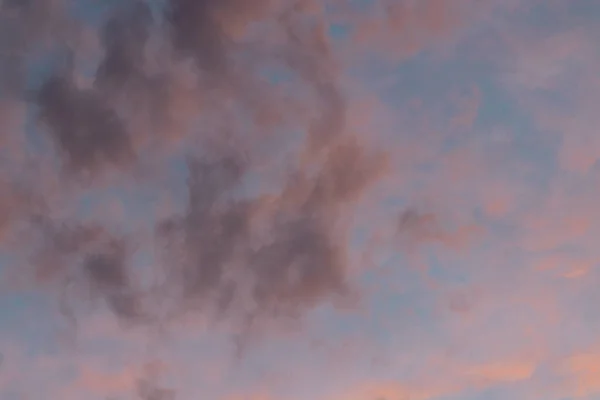 日落时的低角彩云 — 图库照片