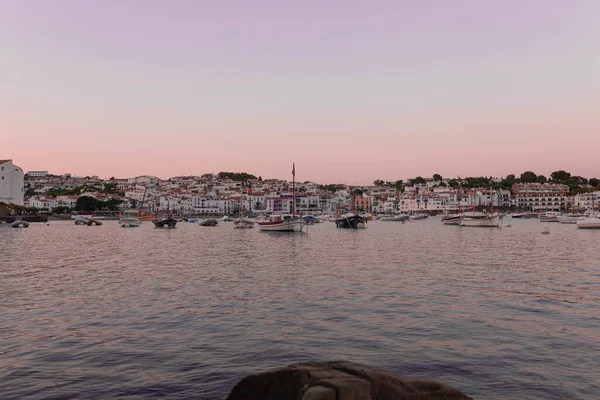 Girona Spanje Jul 2020 Zon Gaat Onder Met Stadsverlichting — Stockfoto