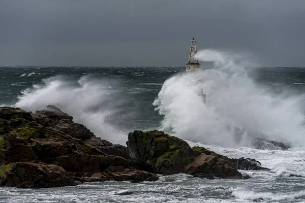 Una Vista Del Faro Durante Clima Tormentoso Sobre Fondo Cielo — Foto de Stock