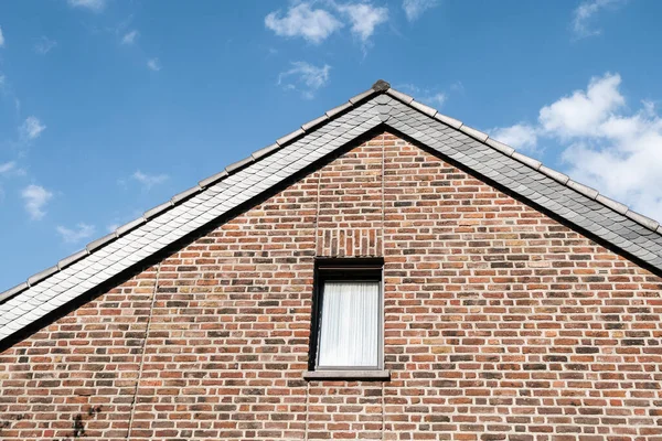 建物の屋根の低角度ショット — ストック写真