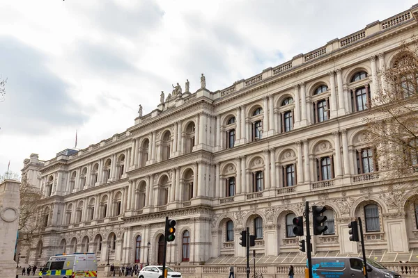 Whitehall Westminster Düşük Açılı Çekimi — Stok fotoğraf
