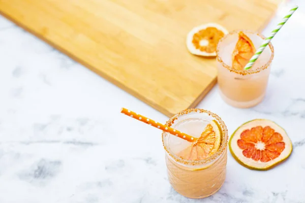 Two Glasses Citrus Cocktails — Stock Photo, Image