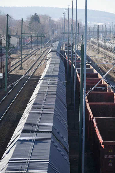 Высокоугольный Снимок Поезда Железнодорожной Станции — стоковое фото
