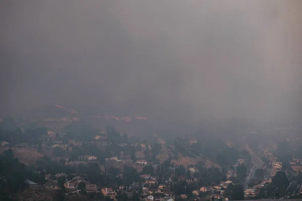 2018 캘리포니아 산타클 라리타에서 있었던 산불의 — 스톡 사진