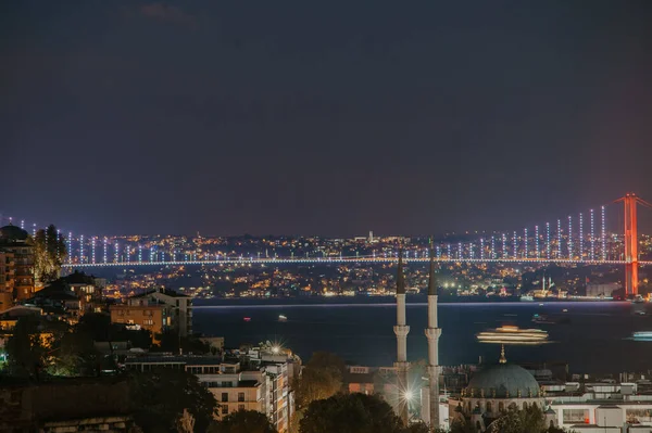 Eine Schöne Aufnahme Von Istanbul Türkei Bei Nacht Licht — Stockfoto