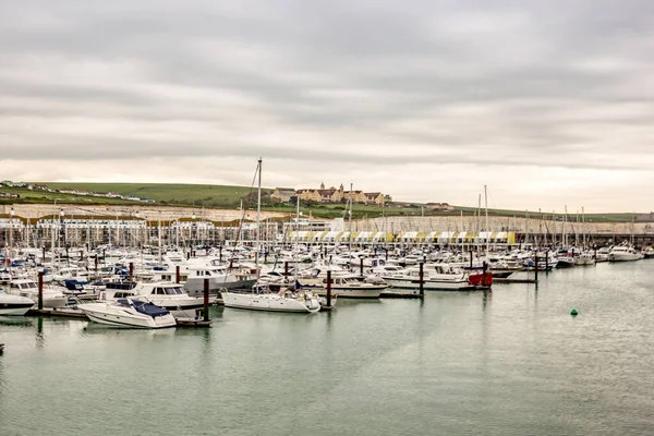 Barcos Recreo Estacionados Mar Brighton — Foto de Stock