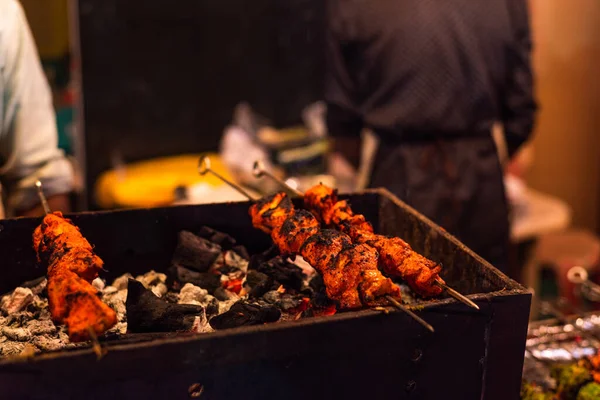 Hagyományos Grillezett Tandoori Válogatott Húsok Faszénnel Tűz Nyársra — Stock Fotó