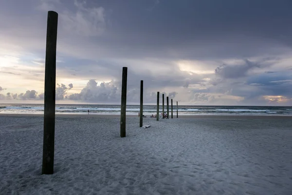 Beau Plan Une Plage Avec Des Planches Bois — Photo