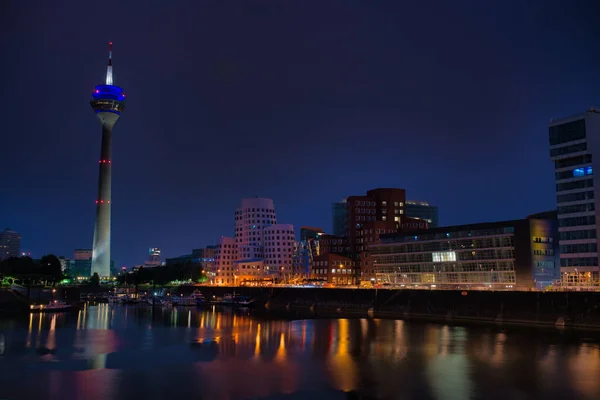 뒤셀도르프에 라인강 도시의 — 스톡 사진