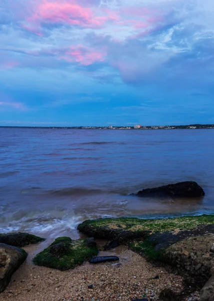 Vertical Shot Smooth Seashore Sunset — Stock Photo, Image