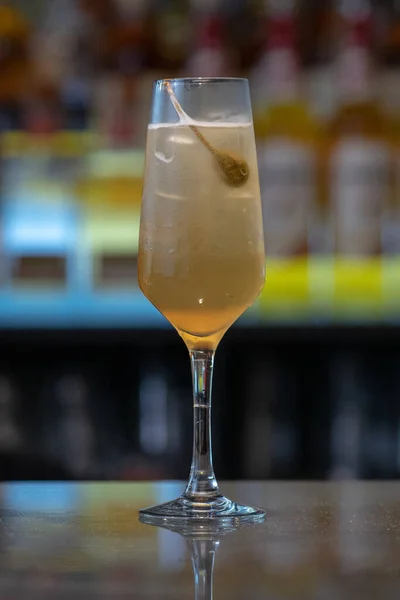 Een Selectieve Focus Shot Van Champagne Cocktail — Stockfoto