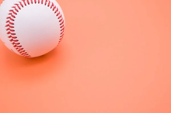 Baseballová Koule Izolované Korálovém Pozadí — Stock fotografie