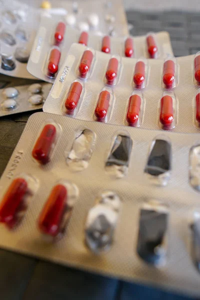 Egy Függőleges Közelkép Orvosi Tabletták Buborékcsomagolásban — Stock Fotó