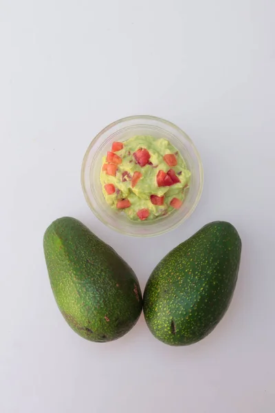 Flat Lay Two Avocadoes Guacamole Sauce Bowl — Stock Photo, Image