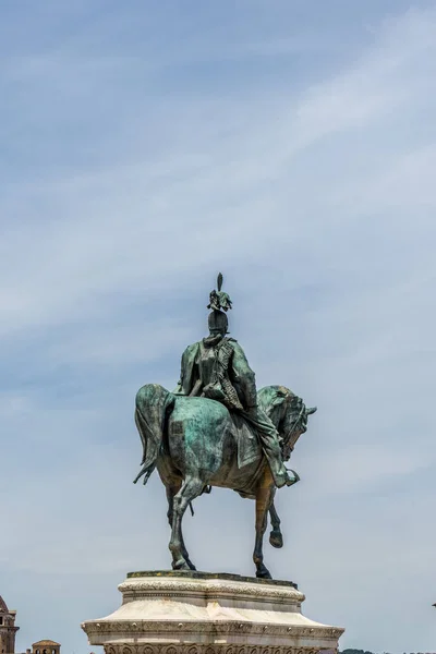 Låg Vinkel Bild Statyn Man Häst Rom Italien — Stockfoto